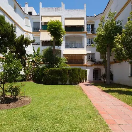 Con Piscina Cerca Del Golf En Atalaya - Atalaya Del Golf 31 Estepona